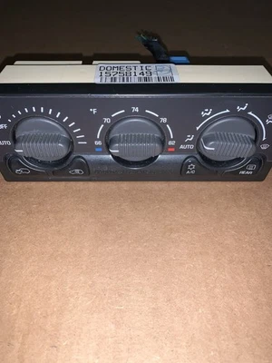 1999 - 2002 Suburban Yukon XL AC Climate Temperature Control Unit 15758149 OEM - Image 1 of 4
