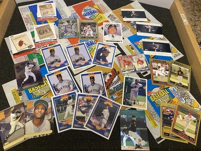 KEN GRIFFEY JR + ROBERTO CLEMENTE + ВСТАВКИ + 9 ВИНТАЖНЫХ ОБЕРТОК ЛОТ (27) + (9) - Изображение 1 из 4