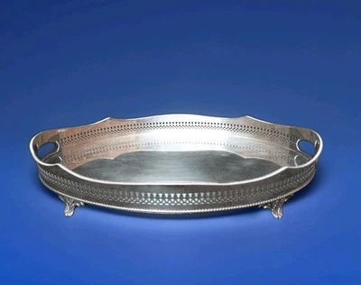 BANDEJA DE SERVIR VINTAGE PLATEADA SOBRE COBRE GALERÍA PERFORADA PIES ORNAMENTADOS OVALADOS (A) Foto 1 de 4