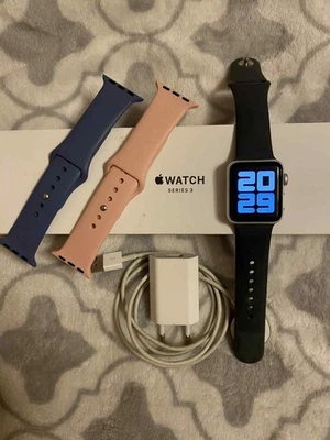 Apple watch 3 - Image 1 of 4