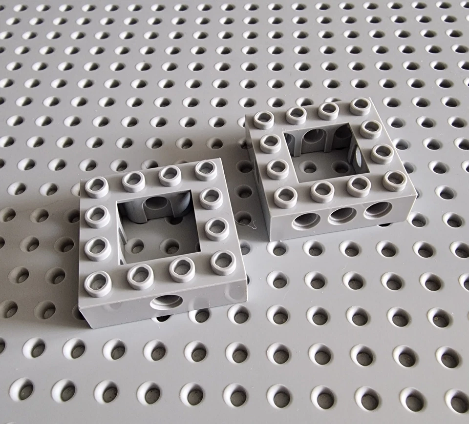 Lego Technic Technik Rahmen Lochbalken 4x4 neu hellgrau 2 Stück 32324 A082 - Bild 1 von 1