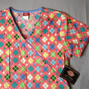 Dickies Scrub Top Womens XS Geometric Pink Rainbow V Neck 11607 NWT Bright Fun - Picture 1 of 12