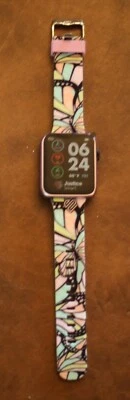 Reloj inteligente Justice unisex para niños con correa perforada de silicona Foto 1 de 2