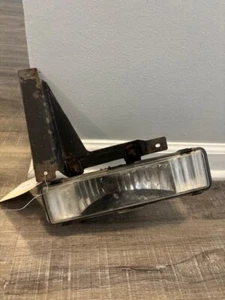 1992-2002 Cadillac Eldorado RIGHT Side Fog Light and Bracket PN#16517094 - Bild 1 von 5