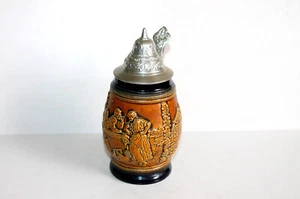 ANCIEN CHOPE DE BIERE ALLEMANDE en GRES EMAILLÉ, VERNISSÉ MAISON PERSONNAGE 35cl - Picture 1 of 8