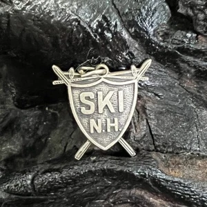Vintage Sterling Silver Charm Ski NH New Hampshire Crest State Skiing Travel - Picture 1 of 7