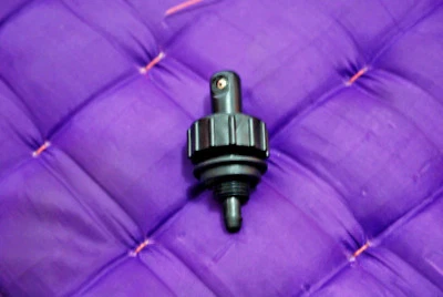 MITSUBISHI FUSO CANTER FE110 FE111 FE211 WINDSHIELD WASHER NOZZLE BLACK Foto 1 de 4