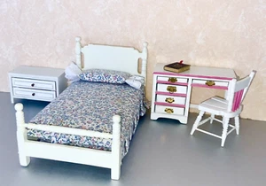 💥Dollhouse Miniature 5 Pc Bedroom Suite Bed Dresser Bible Study Desk & Chair💥 - Bild 1 von 14