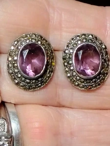 Aretes ovalados vintage de plata de ley 925 con marcasita de vidrio púrpura 9x11 mm - Imagen 1 de 18