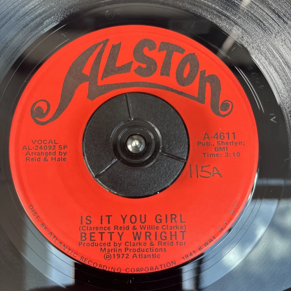Betty Wright-Is It You Girl/Cryin' In My Sleep-7" vinyl single-Atlantic 1972-VG+ - Image 1 of 1