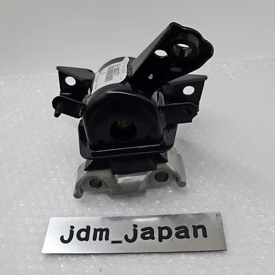 TOYOTA Genuine Engine Mounting Insulator Right RH 12305-28231 RAV4 ACA38L 06-09 - Image 1 of 4