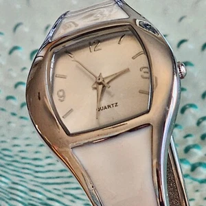 Chico's Watch Silver Tone Pearl White Enamel Hinged Bracelet Good Battery Works - Picture 1 of 7