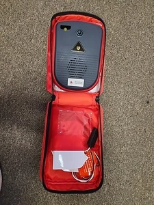 Amerikanisches Rotes Kreuz AED Training Only Defibrillator Gerät  - Bild 1 von 7