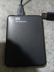 WD Elements Portable External Hard Drive 500gb And Wire - Picture 1 of 2
