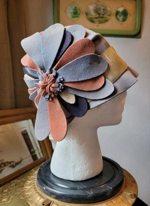 Antique Vtg 1920s Cloche Felted Cutout Floral Flapper Hat - Picture 1 of 6