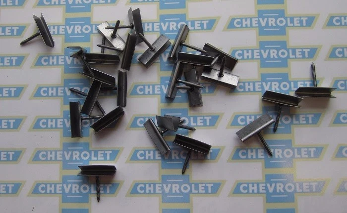Retenedores de panel de puerta interior Chevrolet y camioneta 1925-1970. OEM #4081772. Juego/25 Foto 1 de 1