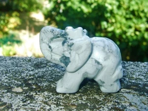 - Hartsteintiere - ELEFANT in HOWLITE -- - Bild 1 von 1