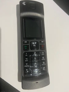 TELSTRA T-HUB 2 HANDSET BLACK OVER WHITE INCL BATTERIES  REV A  MODEL:TH68T0002H - Picture 1 of 4