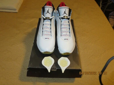 Air Jordan 22 OG Blanco/Rojo Vrsty/Negro, 2006, (315299-161) EE. UU. Talla 13 (¡NUEVO EN CAJA!) Foto 1 de 4