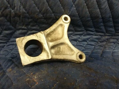 2001 01 98-03 Suzuki TL1000R TL 1000 R Soporte de pinza de freno de disco trasero Foto 1 de 4