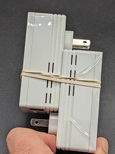 Par de adaptadores Ethernet Netgear Powerline modelo XAV1201 - Imagen 1 de 4