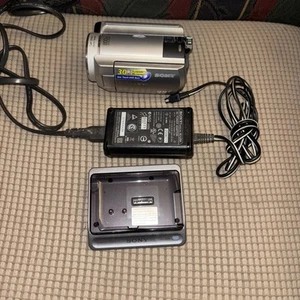 SONY DCR-SR40 Handycam Silver w/ Dock, Power cable, Tested - Picture 1 of 8