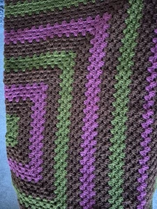Handarbeit gestrickt / gehäkelt Oma Decke NEU - Bild 1 von 3