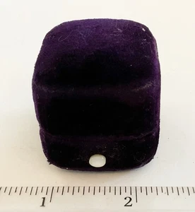 Joyero antiguo, terciopelo morado con pulsador - Imagen 1 de 4