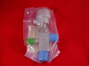 Swagelok SS 1/4" VCR 3-Port Bellows Sealed Valve, 3870-01738, SS-4BY-1C-6226 - Picture 1 of 1