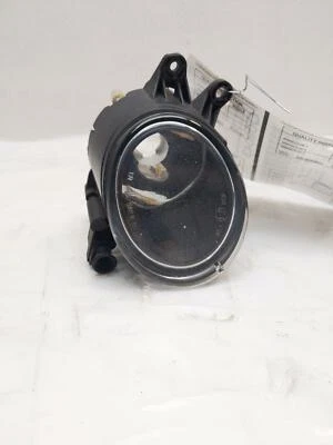 2005-2007 VOLVO V50 FAROL DE NEBLINA DIANTEIRO DIREITO DO PASSAGEIRO FABRICANTE DE EQUIPAMENTO ORIGINAL 305065002 - Imagem 1 de 3