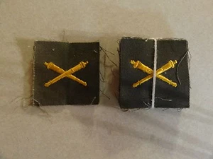 US MILITARY SEW ON PATCH ARMY SET OF 2 SUBDUED VIETNAM ERA OD GREEN ARTILLERY - Picture 1 of 1