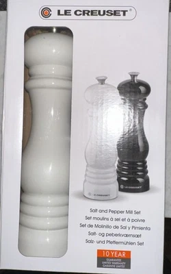 Nuevo en caja Molinillo de Sal y Pimienta Le Creuset, 8" x 2 1/2", Blanco y Negro 21CM CLA P+S Foto 1 de 2