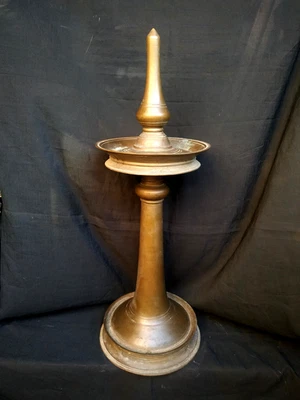 ANTIQUE TRADITIONAL SOUTH INDIAN BRONZE FOLDING OIL LAMP DACORATIVE COLLECTIBLE - Image 1 of 4