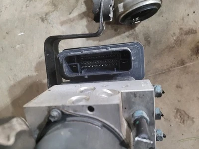 Anti-Lock Brake Part Assembly Without Automatic Park Fits 15-19 BMW X6 2058757 - Image 1 of 4