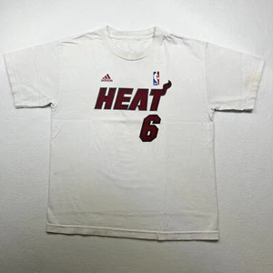 T-shirt LeBron James Miami Heat Adidas media manica corta etichetta taglio distress - Foto 1 di 11