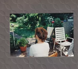 ORIGINAL Vintage GEFUNDEN Foto Rückansicht von Frauen Frisur C2778A - Bild 1 von 1