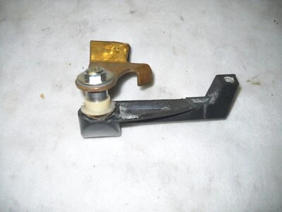 Mariner 30 HP Long Shaft Lower Cowl Clamp Lever Complete OEM 84913M 54-84914M - Image 1 of 3