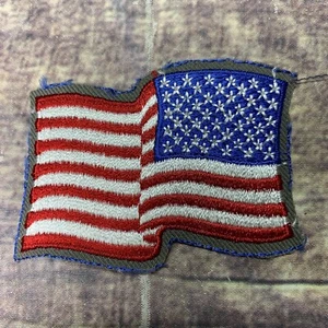 Parche de tela con bandera de EE. UU. rojo blanco azul estrellas bordadas rayas Estados Unidos - Imagen 1 de 4