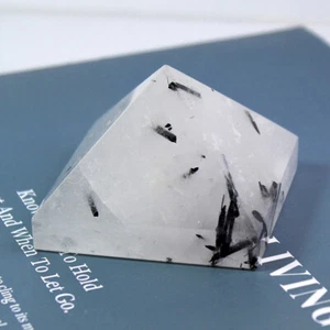 Pirámide de pelo negro turmalina natural cuarzo cristal rutilado curación Reiki - Imagen 1 de 6