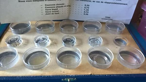 Coffret Pièces de Montre Fournitures Yema Sous-Marines Verres Joints Janv 1966 - Picture 1 of 7