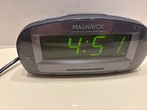RADIO SVEGLIA DOPPIA MAGNAVOX MCR140 Testata. - Foto 1 di 12