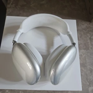 AirPods Max Lightning Argent avec Smart Case - Photo 1 sur 6