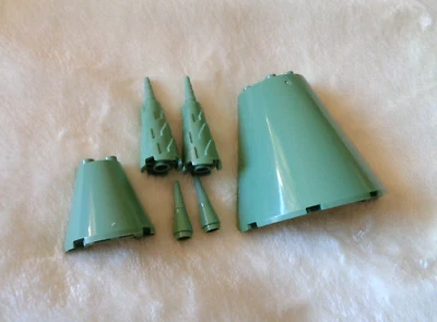 Mixed LOT of x10 LEGO Half Cone Roof Spire - Castle, Building - Sand Green - Image 1 of 2