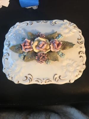 Винтажная пронумерованная костяная фарфоровая безделушка или шкатулка для ювелирных изделий с подписью Reina Califa No215 - Изображение 1 из 4