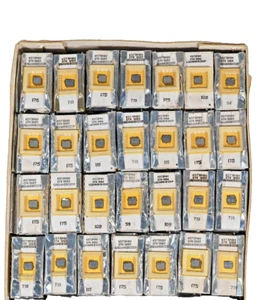 573RF1 K573RF1 = C2708 D2708 M2708 ORO CERÁMICA IC NUEVO DE LOTE ANTIGUO. Coleccionable raro. - Imagen 1 de 2
