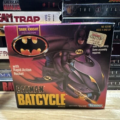 DE COLECCIÓN BATMAN EL CABALLERO OSCURO COLECCIÓN BATCYCLE NUEVO EN CAJA SELLADA KENNER 1990 Foto 1 de 4