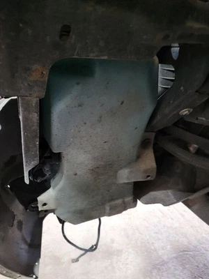 Depósito de lavadora Cadillac Escalade 2007-2014 20999340 07-14 Foto 1 de 4