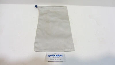 Мягкий чехол из микрофибры OAKLEY для чистки/хранения солнцезащитных очков - белый - Изображение 1 из 4