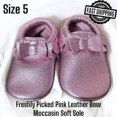 Mocasín con lazo de cuero rosa recién elegido suela suave bebé talla 5 ¡ENVÍO RÁPIDO! Foto 1 de 4