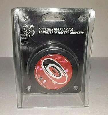 Disco de hockey de recuerdo Carolina Hurricanes  Foto 1 de 3